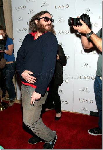 JoaquinPhoenix011609_08-full